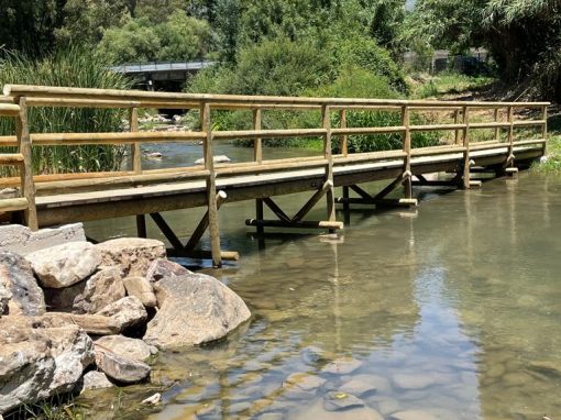 Puente realizado en el río guadiaro